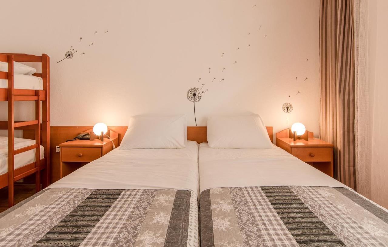 Hotel Barba สตารีกราด-ปาเคลนีซา ภายนอก รูปภาพ