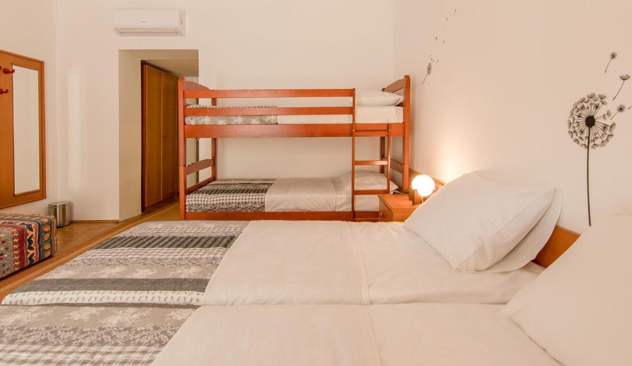 Hotel Barba สตารีกราด-ปาเคลนีซา ภายนอก รูปภาพ