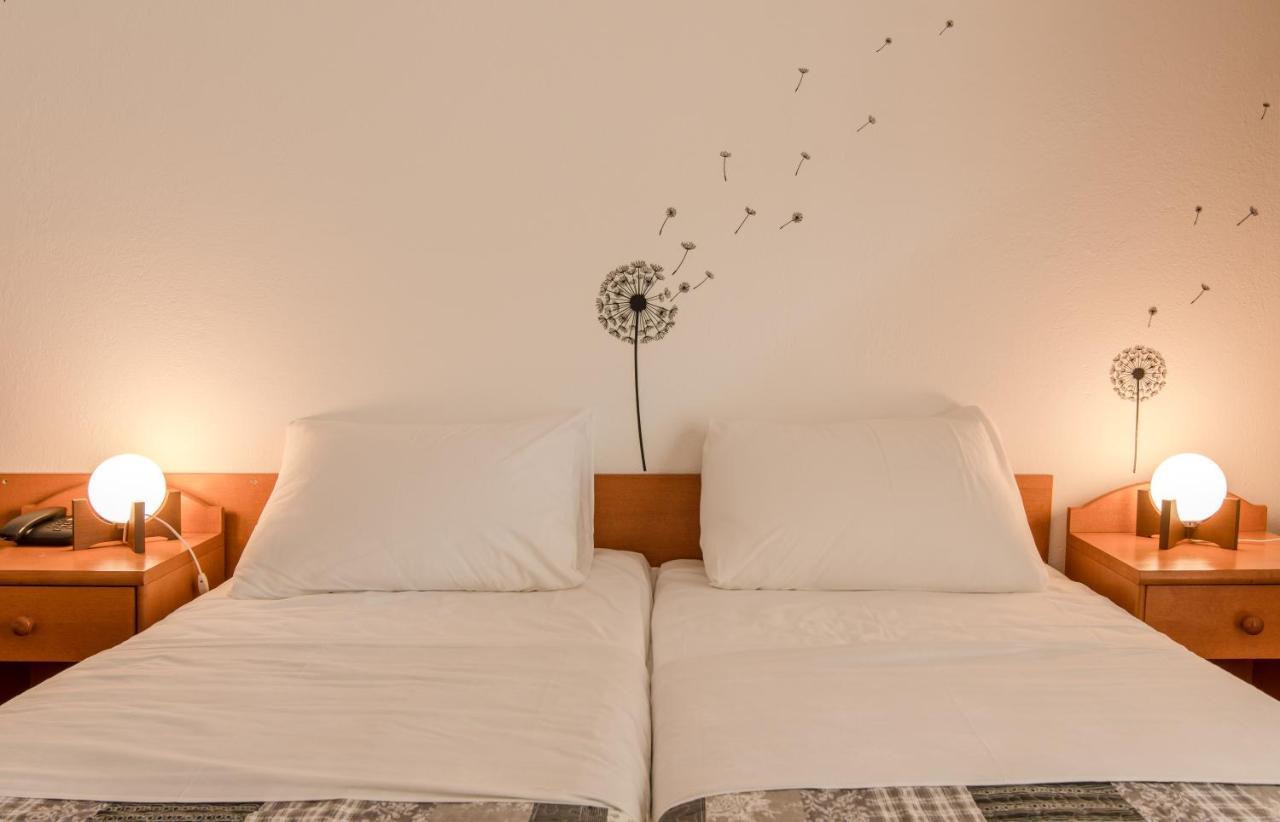 Hotel Barba สตารีกราด-ปาเคลนีซา ภายนอก รูปภาพ